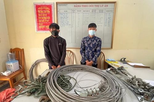 Thiếu tiền tiêu xài, rủ nhau trộm cắp nhiều thiết bị điện