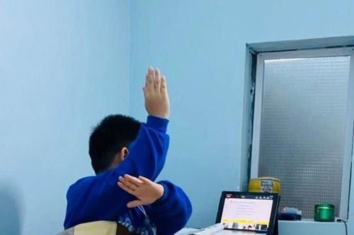 Phụ huynh Hà Nội sốt ruột mong trẻ trở lại trường