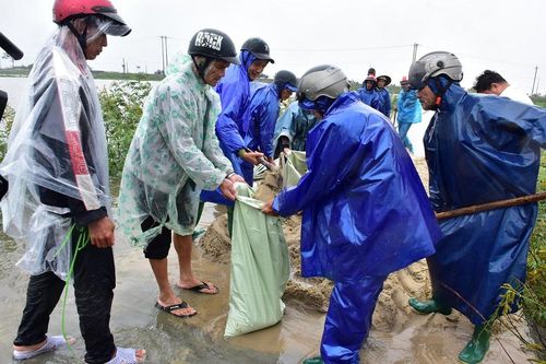 Thừa Thiên – Huế: 1 chết đuối, 5 người bị thương do lốc xoáy và mưa lũ trái mùa