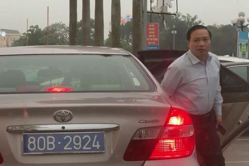 Phó Bí thư Tỉnh ủy Ninh Bình: Từ lùm xùm xe biển xanh đến kỷ luật… cảnh cáo