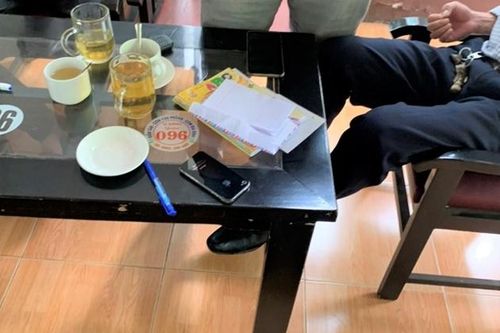 Vụ đánh ghen, vợ ép người tình của chồng ghi giấy nợ 120 triệu: Khởi tố 2 bị can
