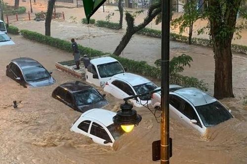 Mưa kỷ lục nhấn chìm vùng ven biển bang Rio de Janeiro, Brazil, 14 người chết