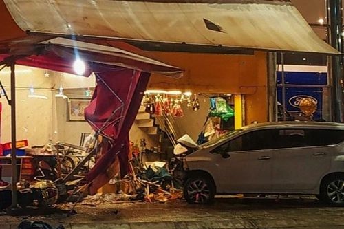 Nạn nhân vụ ôtô tông vào tiệm bánh mì đã qua cơn nguy kịch