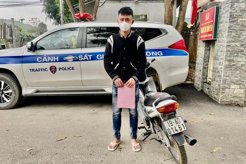 Tuyên Quang: Xử lý 2 thanh thiếu niên 2K đi xe máy đánh võng, bốc đầu