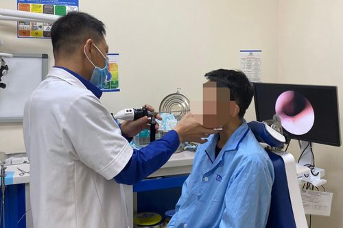 Đỉa dài 5cm sống trong mũi nam thanh niên gần cả tháng