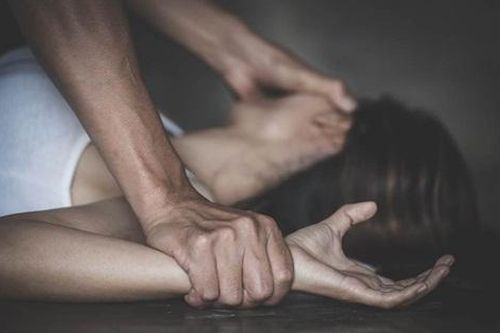 Vụ cô gái tố bị chủ tịch bệnh viện cưỡng bức: Chuyển hồ sơ lên Công an Hà Nội