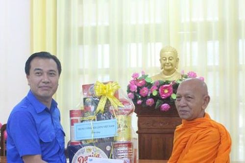 Thành Đoàn Cần Thơ chúc Tết Chôl - Chnăm - Thmây tại Cần Thơ