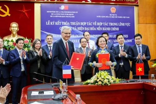 Việt Nam và Pháp ký thỏa thuận hợp tác về hiện đại hóa hành chính công