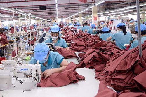 Kiến nghị gỡ khó cho doanh nghiệp dệt may xuất khẩu sang Nga và Ukraine