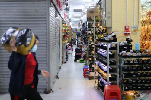 Tiểu thương chợ truyền thống TP.HCM: Có lẽ phải đóng sạp vì vắng khách