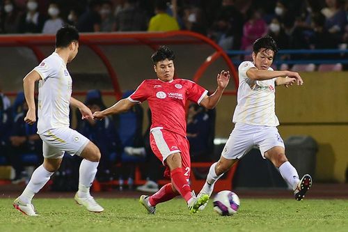 Món quà ý nghĩa để chia tay tiền vệ Quang Hải