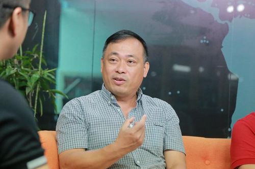 BLV Quang Tùng: 'Bầu Đức sẽ giữ chân thành công các ngôi sao của mình'