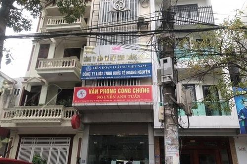 Bắt tạm giam 2 nhân viên Công ty đấu giá Hoàng Nguyên
