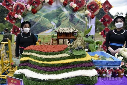 Chiêm ngưỡng những tác phẩm nghệ thuật từ xôi ngũ sắc
