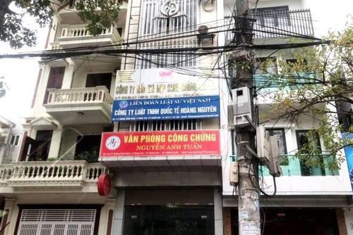 Bắt tạm giam 2 nhân viên Công ty Đấu giá hợp danh Hoàng Nguyên