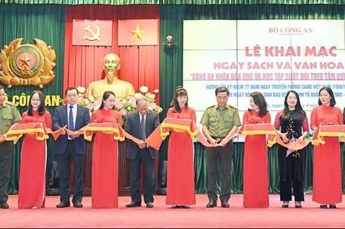 Khai mạc Ngày Sách và Văn hóa đọc chủ đề 'CAND đọc và học tập suốt đời theo tấm gương Bác Hồ vĩ đại'