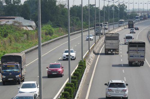 Tiềm ẩn tai nạn từ cao tốc 'bỏ không'