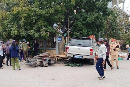 Thanh Hóa: Khởi tố tài xế xe biển xanh gây tai nạn khiến 2 người bán hoa quả thiệt mạng