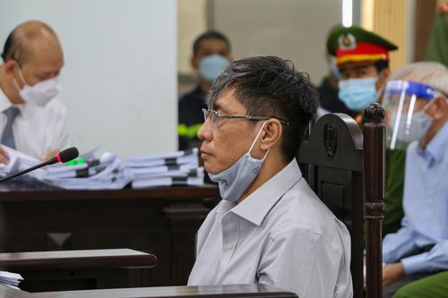 Nguyên chủ tịch Khánh Hòa: 'Bị cáo kế thừa sai sót nhiệm kỳ trước'