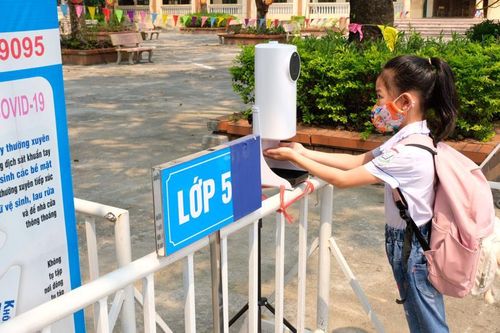 Huyện Phúc Thọ: Học sinh tự giác thực hiện 5K trong ngày tựu trường muộn