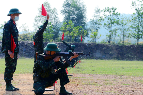 Chắc tay súng ở Đoàn Hoài Ân