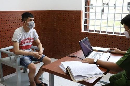 Chém trọng thương 2 người vì tiếng nẹt pô xe