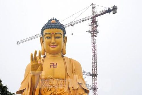 Chiêm ngưỡng Đại tượng Phật cao nhất Đông Nam Á ở Hà Nội có trái tim ngọc nặng hơn 1 tấn