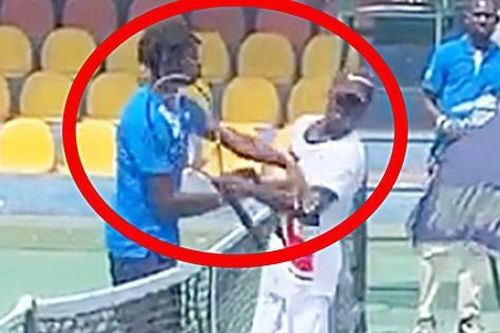 Vận động viên tennis 15 tuổi người Pháp bị chỉ trích gay gắt vì tát đối thủ sau khi thua