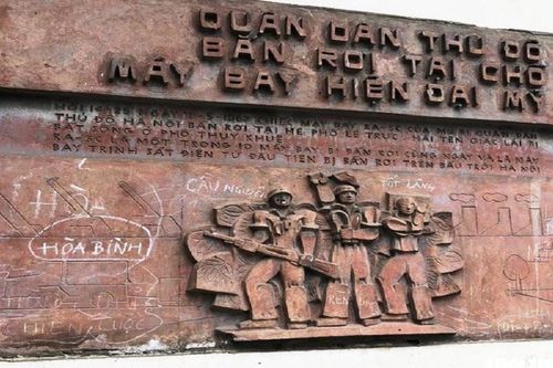 Tác giả phù điêu 'Dân quân tự vệ bảo vệ Thủ đô' gắn trên biệt thự Pháp cổ lên tiếng