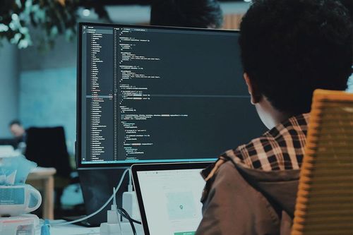 Lương cao, nhân sự ngành blockchain vẫn hiếm ở Việt Nam