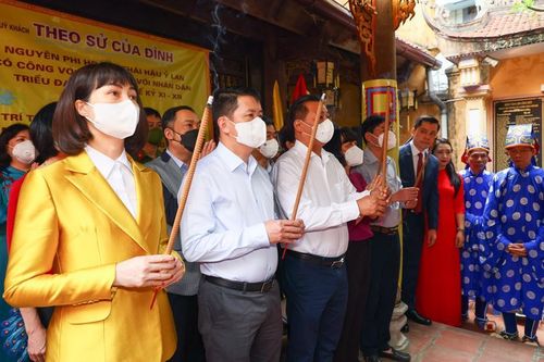 Dâng hương kỷ niệm 978 năm ngày sinh Nguyên phi Hoàng Thái hậu Ỷ Lan