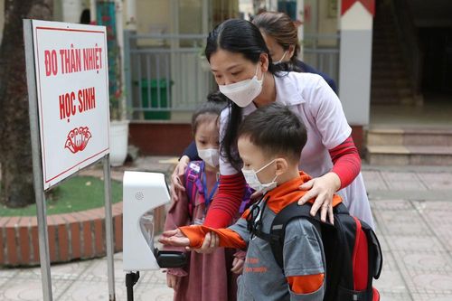 Hà Nội: Học sinh tiểu học trở lại trường
