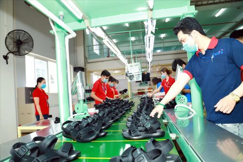 Chi phí xuất nhập khẩu đội giá: Doanh nghiệp chật vật