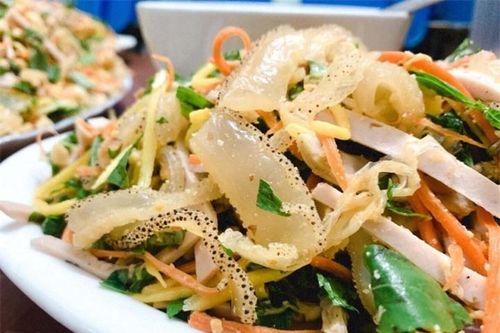 Tắm biển Đồ Sơn đừng quên thử món nộm sứa lạ miệng mà ngon không cưỡng nổi