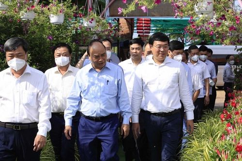 HTX tiếp đà 'công nghiệp không khói'