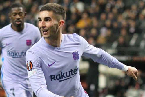 Ferran Torres giúp Barca thoát thua Frankfurt