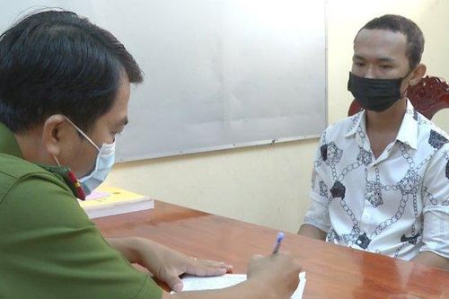 Tống tiền bạn gái bằng ảnh 'nóng' trong nhà nghỉ