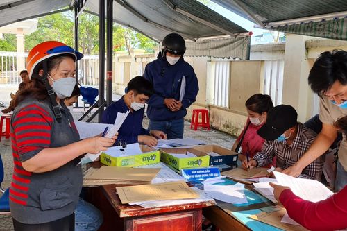 Đổ xô làm thủ tục đất đai ở Đà Nẵng: Hết cảnh hồ sơ chưa xong đã lo bấm số từ mờ sáng