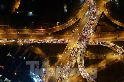 Nhiều tuyến đường Hà Nội ùn tắc trước kỳ nghỉ lễ Giỗ Tổ Hùng Vương