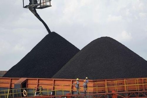 EU quyết định cấm vận than Nga