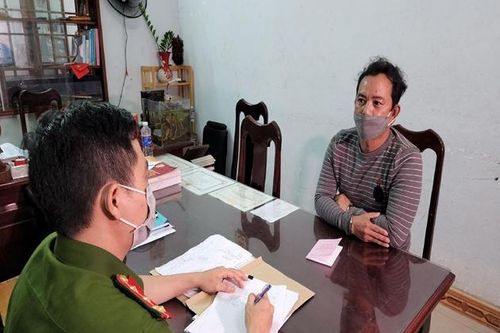 Thất nghiệp, hướng dẫn viên du lịch cướp điện thoại của nữ công nhân