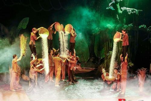 'Mekong show': Xiếc và rối đưa khán giả về vùng đất phương Nam