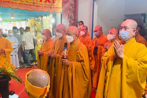 Ban Trị sự Phật giáo TP.HCM viếng tang Hòa thượng Thích Giác Vinh