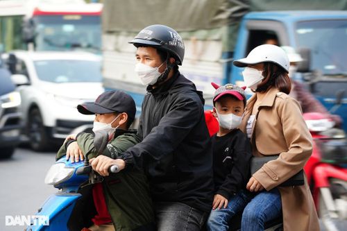 Giao thông cửa ngõ Hà Nội ùn tắc kéo dài trước kỳ nghỉ Giỗ Tổ Hùng Vương