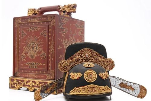 Cổ vật mũ quan triều Nguyễn đã về đến Huế