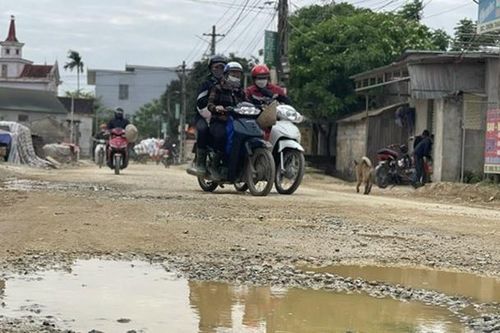 Hà Tĩnh: Dân 'kêu trời' vì nhà thầu chây ì