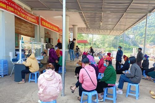 Sơn La: Người dân thắc mắc việc tiêm vắc-xin phải nộp phí xét nghiệm Covid-19