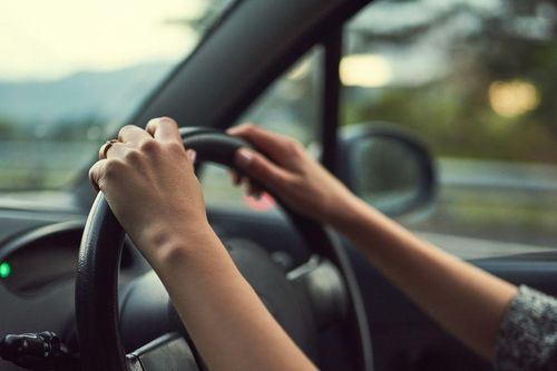 Các nguyên nhân ô tô bị lệch lái