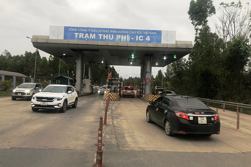 Khắc phục hư hỏng, hằn lún trên cao tốc Nội Bài - Lào Cai