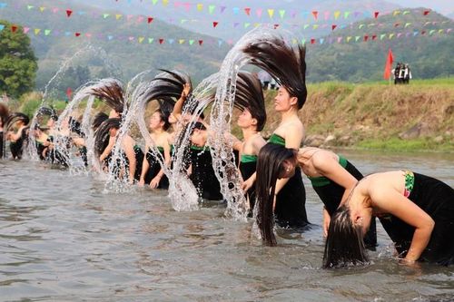 Đêm hội vòng xòe Thái và Lễ hội 'Áp hô chiêng' là điểm mới của Lễ hội Then Kim Pang 2022